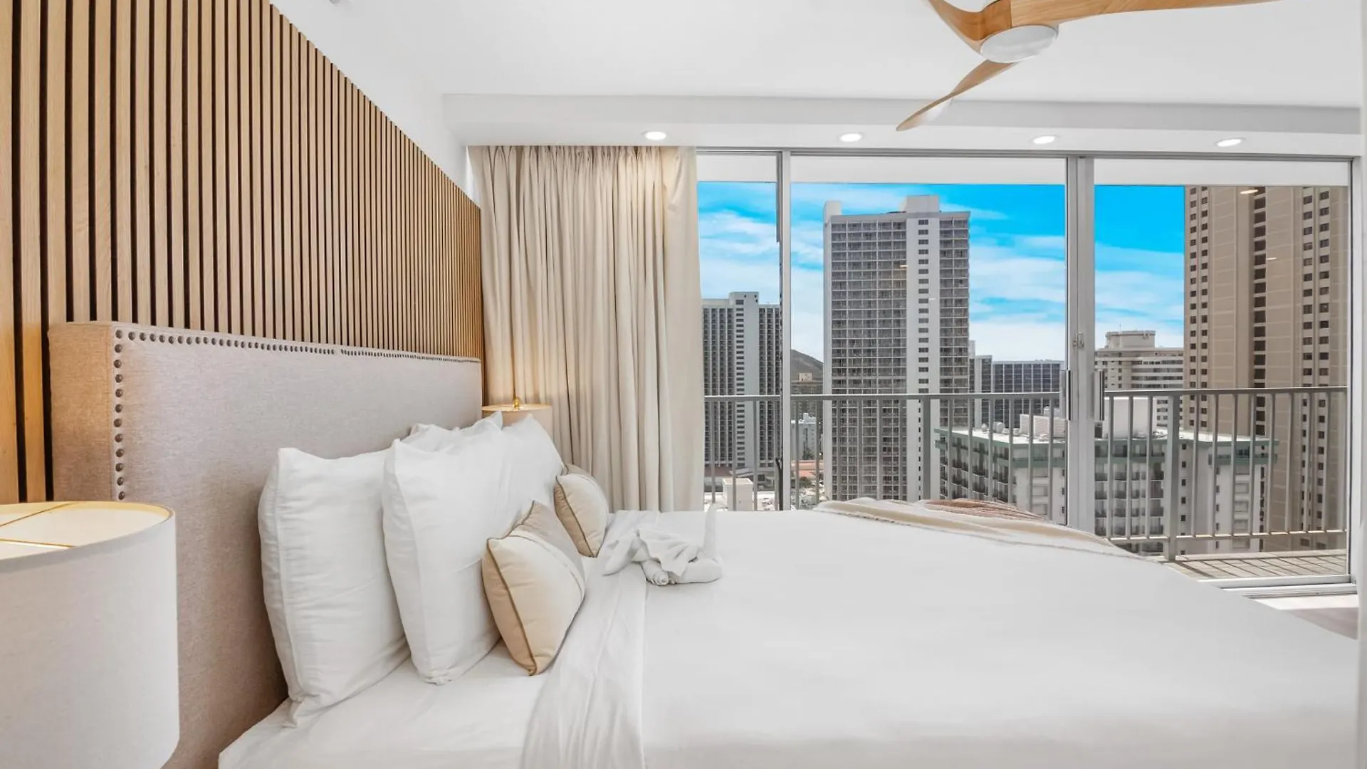 アパート ホノルルOcean Retreat: Remodeled Pacific Monarch Havenアパートメント 米国